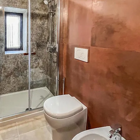 2 Bedroom Stunning In Apartment *