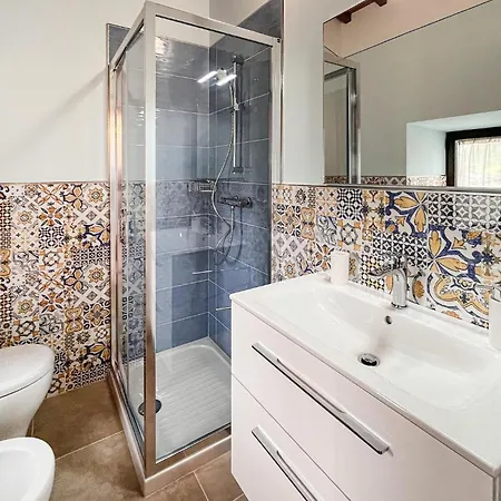 2 Bedroom Stunning In * Castel Focognano