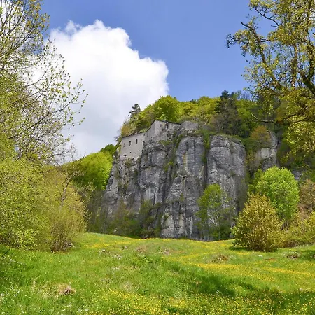 2 Bedroom Stunning In Apartment Castel Focognano