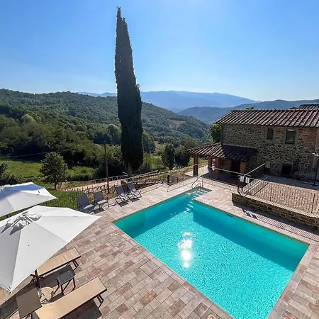 2 Bedroom Stunning In * Castel Focognano